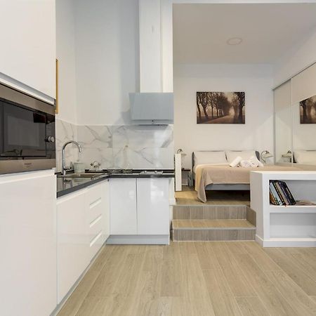 1 Bedroom 1 Bathroom Furnished - Av De America - Studio - Mintystay Madrid Eksteriør billede