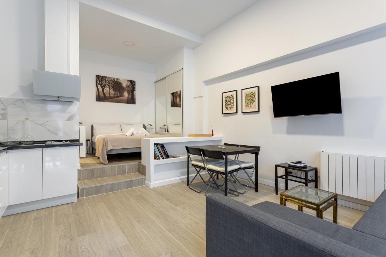 1 Bedroom 1 Bathroom Furnished - Av De America - Studio - Mintystay Madrid Eksteriør billede
