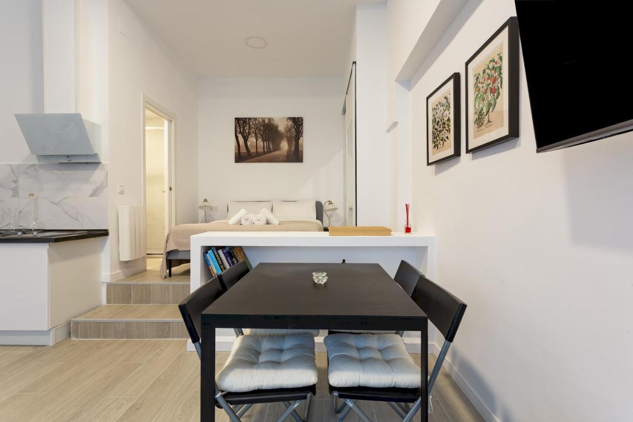 1 Bedroom 1 Bathroom Furnished - Av De America - Studio - Mintystay Madrid Eksteriør billede
