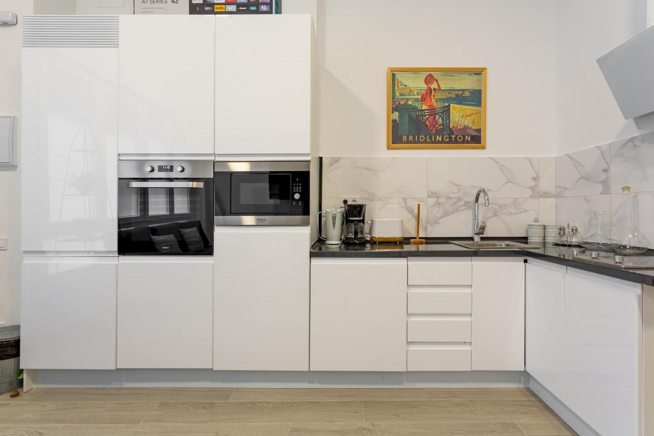 1 Bedroom 1 Bathroom Furnished - Av De America - Studio - Mintystay Madrid Eksteriør billede